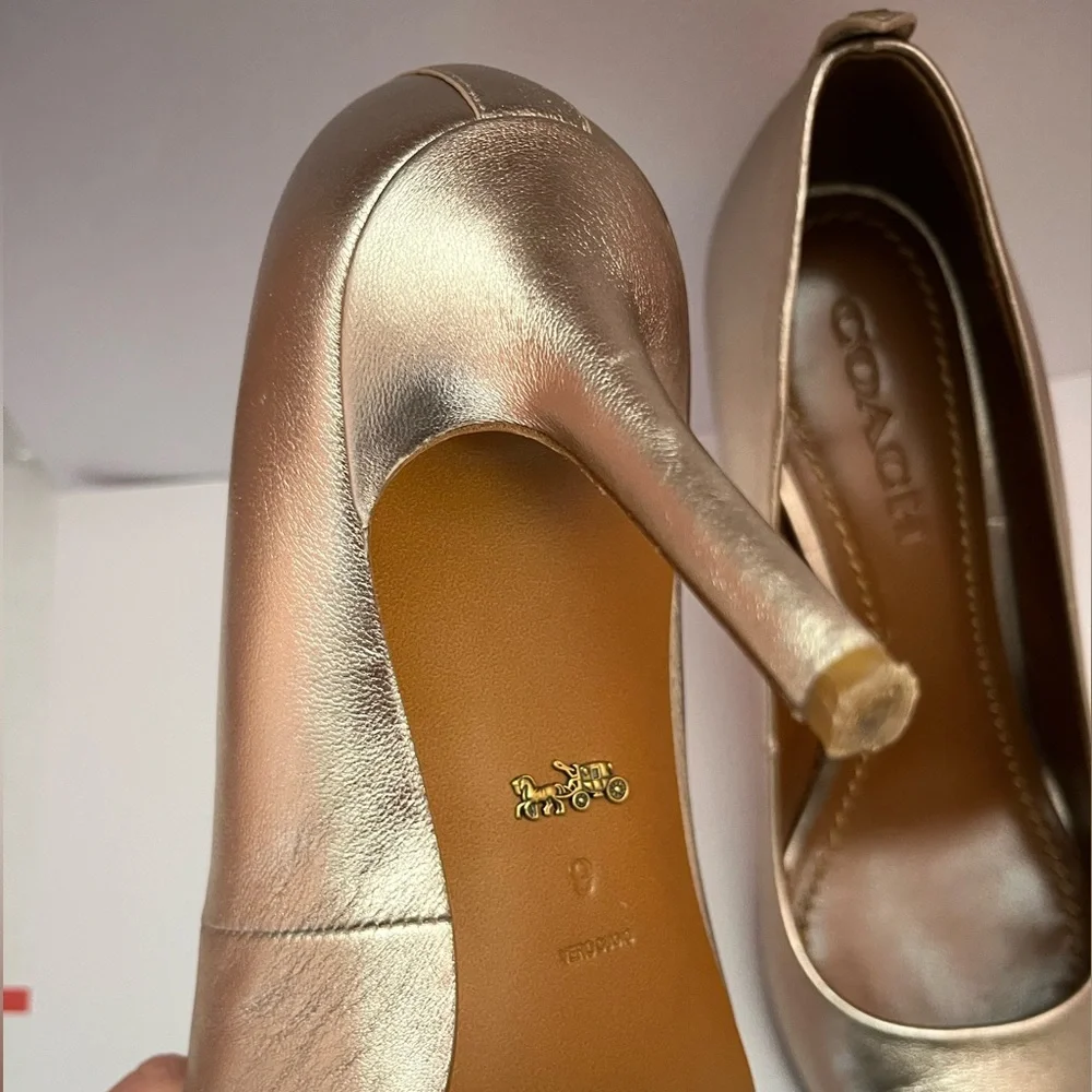 Coach gold pumps - Picture 10 of 11
